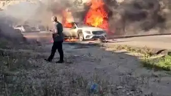 Gaziantep'te Seyir Halindeki Lüks Otomobil Küle Döndü