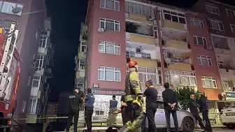 Gebze'de Kolonlardan Ses Gelen 7 Katlı Bina Tedbir Amaçlı Boşaltıldı