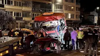 Giresun'da Trafik Kazası: Aynı Aileden 5 Kişi Hayatını Kaybetti