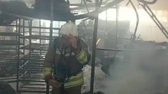 Hatay'da İş Yerinde Yangın Çıktı, İtfaiye Söndürdü