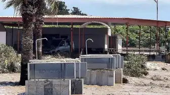 Hatay'ın Dörtyol İlçesinde Şiddetli Yağış Nedeniyle Araçlar Sular Altında Kaldı