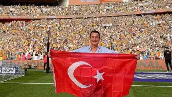 Hull City'nin Premier Lig'e Yükselişi Sonrası Başkan Acun Ilıcalı Taraftarlarla Buluştu
