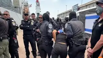 İsrail, Gazze'ye Yönelik Filo Eylemcilerini Sınır Dışı Etti