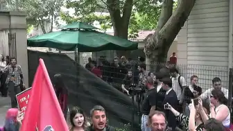 İstanbul Bilgi Üniversitesi'nin Kapatılmasına Öğrencilerden Protesto