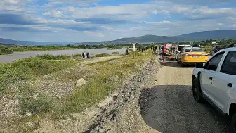 Kelkit Çayı'na Düşen Araçtan Kaybolan 2 Kişi İçin Arama Başlatıldı