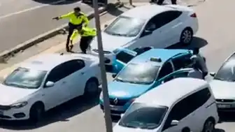 Kız arkadaşı ile taksi sürücüsünü rehin aldı, polis operasyonuyla yakalandı