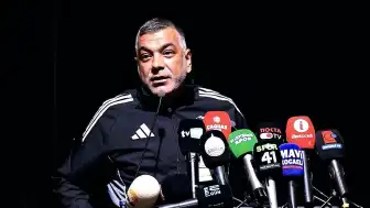 Kocaelispor'da Kongre Devam Ediyor: Delegeler Eleştiri ve Önerilerini Dile Getirdi