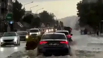 Lüleburgaz'da Şiddetli Sağanak Yağış Hayatı Felç Etti
