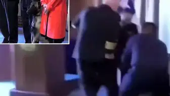 Narkotik köpeği mezuniyet töreninde tümamirale saldırdı