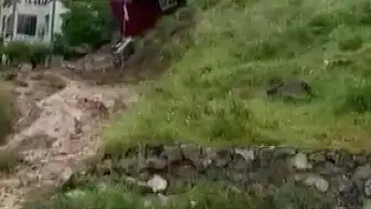 Osmaniye'de Sağanak Nedeniyle Prefabrik Ev Devrildi