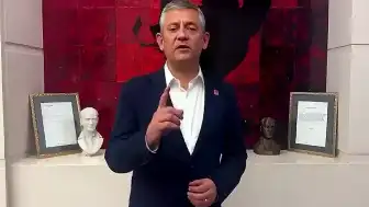 Özgür Özel'den Polis Baskınına Tepki: 'Bir Saldırı Altındayız, Buradan Çıkmayacağız!'
