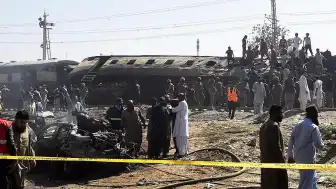 Pakistan'da Tren Saldırısı: En Az 24 Ölü