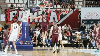 Parmos Bordo, Gaziantep Basketbol'u Yenerek Süper Lig'e Yükseldi