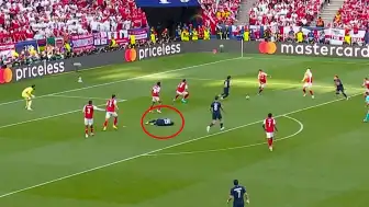 Şampiyonlar Ligi Finalinde Tartışmalı Pozisyon: Nuno Mendes Yerde Kaldı, PSG Oyunu Durdurmadı