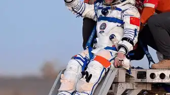 Shenzhou-21 Astronotları 210 Günlük Görevin Ardından Dünya'ya Döndü
