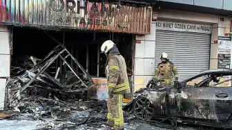 Şişli'de otomobil iş yerine çarptı: 2 yaralı, yangın çıktı