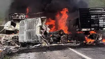 Van-Tatvan kara yolunda feci kaza: 2 kişi hayatını kaybetti
