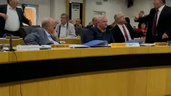 Afyonkarahisar Belediye Meclisi'nde İstifalar Sonrası Gerginlik: Sözlü Kavga Yaşandı