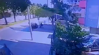 Antalya'da Bir Kadın, Çocuğunun Gözü Önünde 5 Kişi Tarafından Darbedildi
