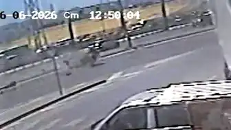 Avcılar'da D-100 Karayolu'nda otomobil takla attı: 2 yaralı