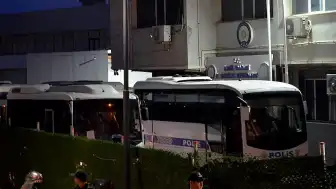 Buca Belediyesi'nde Soruşturma: Belediye Başkanı G.D. ve E.K. Dahil 54 Kişi Adliyeye Sevk Edildi