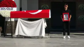 Bursa'da Savcı Ayhan Uyumaz Son Yolculuğuna Uğurlandı