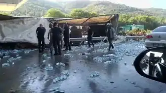 Bursa'da Tır Hızlı Tren Köprüsü Ayağına Çarptı: 1 Kişi Öldü