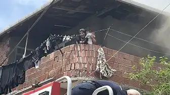 Darıca'da Boş Binada Çıkan Yangında Anne ve Kızı Dumandan Etkilendi