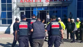 Edirne'de Durdurulan Takside 4 Kaçak Göçmen Yakalandı, Sürücü Tutuklandı