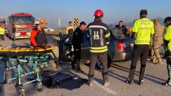 Erzurum'da Trafik Kazası: Otomobil ile Kamyonet Çarpıştı, 3 Ölü, 3 Yaralı