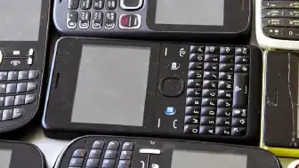 Eski Cep Telefonları Koleksiyon Değeriyle Dikkat Çekiyor
