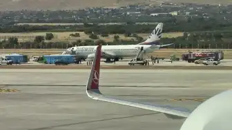 Gaziantep Havalimanı'nda Uçak İnişi Sırasında Lastik Patlaması