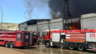 Gaziantep'te Tekstil Fabrikasında Yangın: Müdahale Devam Ediyor