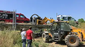 İnegöl'de Köprüden Düşen Traktörün Altında Kalan Sürücü Kurtarıldı