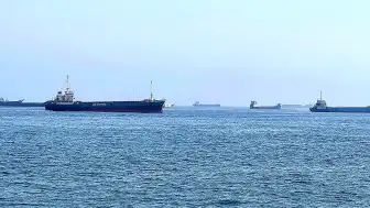 İran Devrim Muhafızları'ndan Hürmüz Boğazı Kapatma Uyarısı
