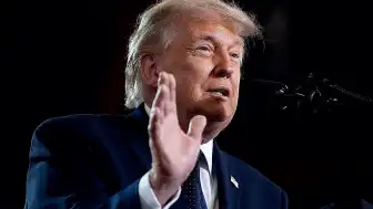 İran'ın İsrail'e Füze Saldırısı Sonrası Trump'tan Açıklama: "Masaya Geri Dönün"