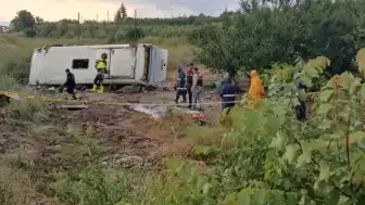 Isparta'da Midibüsün Devrilmesi Sonucu 5 Kişi Yaşamını Yitirdi
