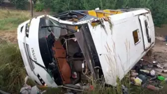Isparta'da Tur Otobüsü Şarampole Devrildi: 4 Ölü, 15 Yaralı