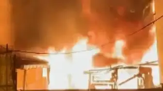 İstanbul'da Depo Yangını 3 Binaya Sıçradı