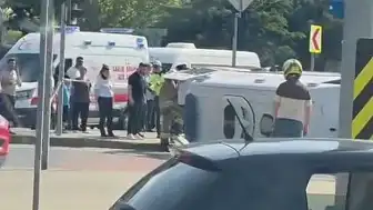 Kağıthane'de Ambulans ile Motosiklet Çarpıştı: 4 Yaralı