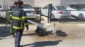 Lüleburgaz'da Seyir Halindeki Elektrikli Bisikletin Bataryası Patladı: Sürücü Hafif Yaralandı