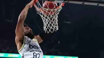 Türkiye Sigorta Basketbol Süper Ligi Final Serisi: Fenerbahçe, Beşiktaş'ı Deplasmanda Mağlup Ederek Seride 2-1 Öne Geçti
