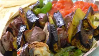 Anadolu Mutfağının Geleneksel Lezzeti: Tokat Kebabı Hazırlanışı
