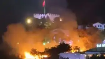 Ankara Kalesi Çevresindeki Otluk Alanda Çıkan Yangın Kontrol Altına Alındı