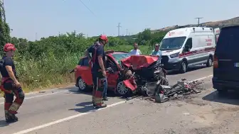 Balıkesir Erdek'te İki Otomobil Çarpıştı: 1 Ölü, 2 Yaralı