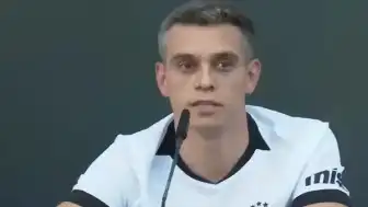 Beşiktaş Başkanı Serdal Adalı: "Trossard çok daha farklı sözleşmeler yapabilecekken bizim hedeflerimizi, vizyonumuzu ve bizim için dünyanın en büyük kulübü olan Beşiktaşımızı tercih etti"