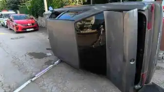 Elazığ'da Kontrolden Çıkan Otomobil Yan Yattı: 1 Yaralı