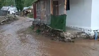 Erzurum Oltu'da Sağanak Yağış Sel Felaketine Yol Açtı