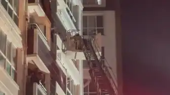 Esenyurt'ta 14 Katlı Binada Yangın: Mahsur Kalan 13 Kişi Tahliye Edildi