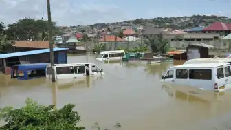 Gana'da Şiddetli Yağışlar Sonucu Meydana Gelen Sel Felaketinde 34 Kişi Yaşamını Yitirdi